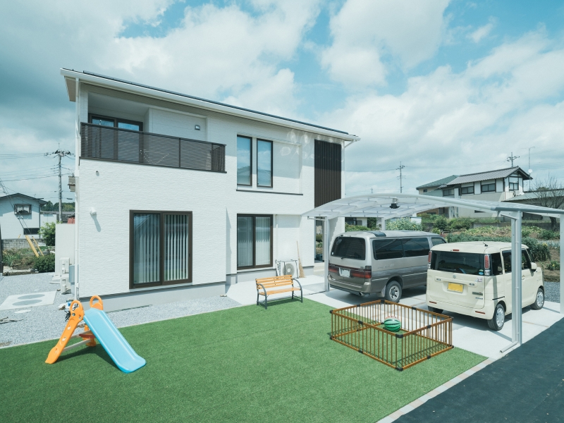 外壁はニチハのFugeを採用。シーリングレスのためメンテナンス費を軽減できます。